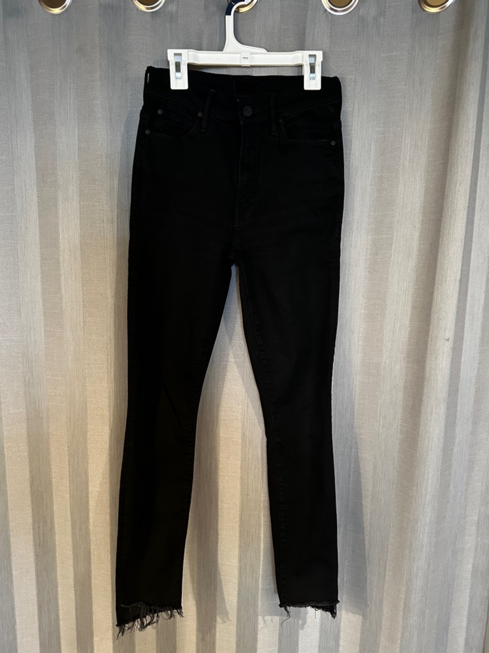 25 / Mother stunner zip ankle step fray jeans